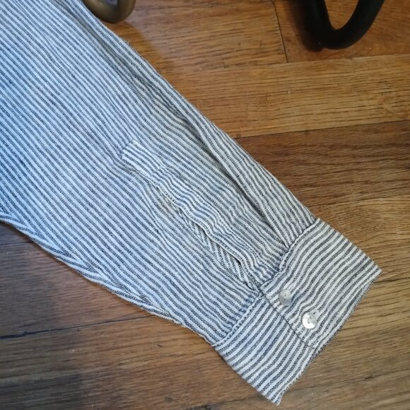 SIGRID OLSEN plus 100% linen button down shirt in stripe (1X) - Picture 11 of 15